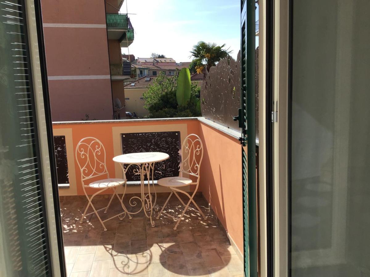 Casa Luigia Rooms Mtb In Finalborgo Bike Room Tour Ebike Trekking Finale Ligure Eksteriør billede