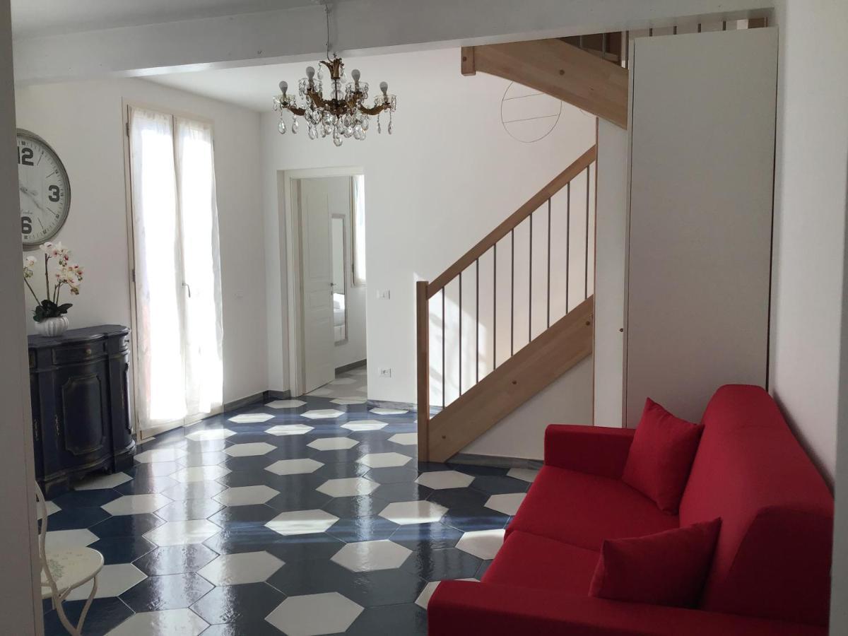 Casa Luigia Rooms Mtb In Finalborgo Bike Room Tour Ebike Trekking Finale Ligure Eksteriør billede