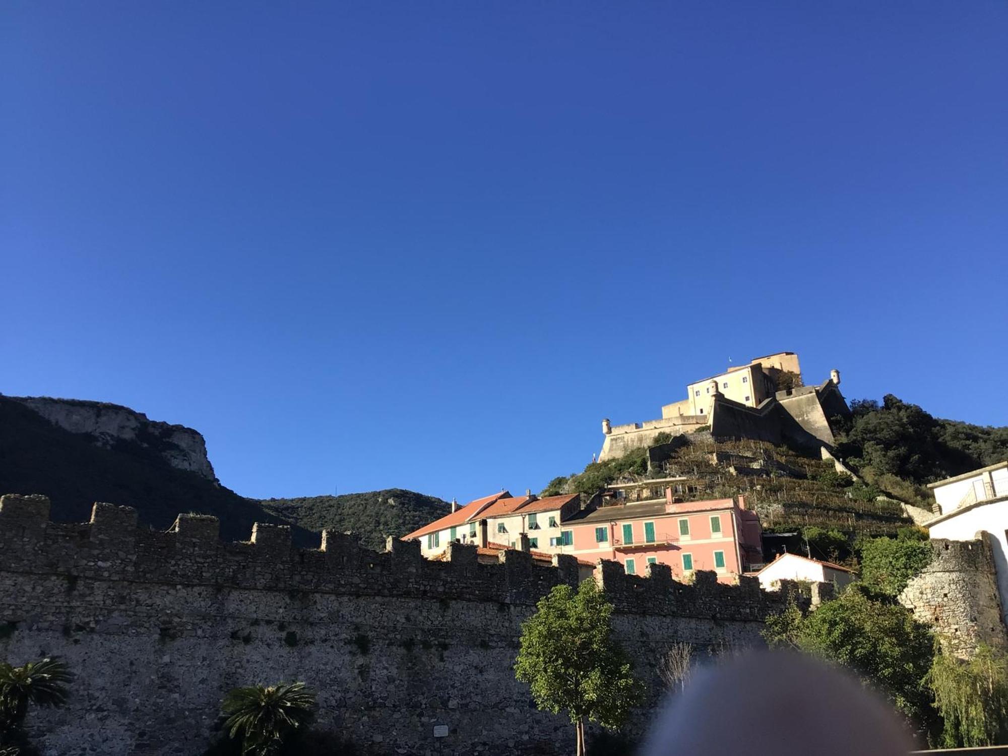 Casa Luigia Rooms Mtb In Finalborgo Bike Room Tour Ebike Trekking Finale Ligure Eksteriør billede