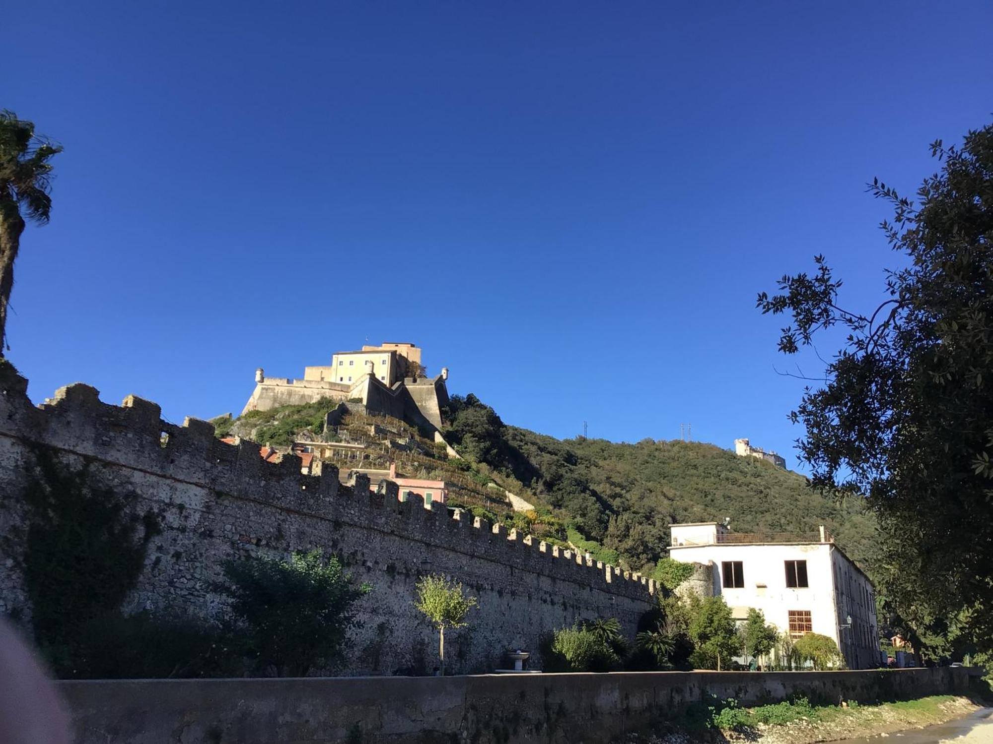 Casa Luigia Rooms Mtb In Finalborgo Bike Room Tour Ebike Trekking Finale Ligure Eksteriør billede