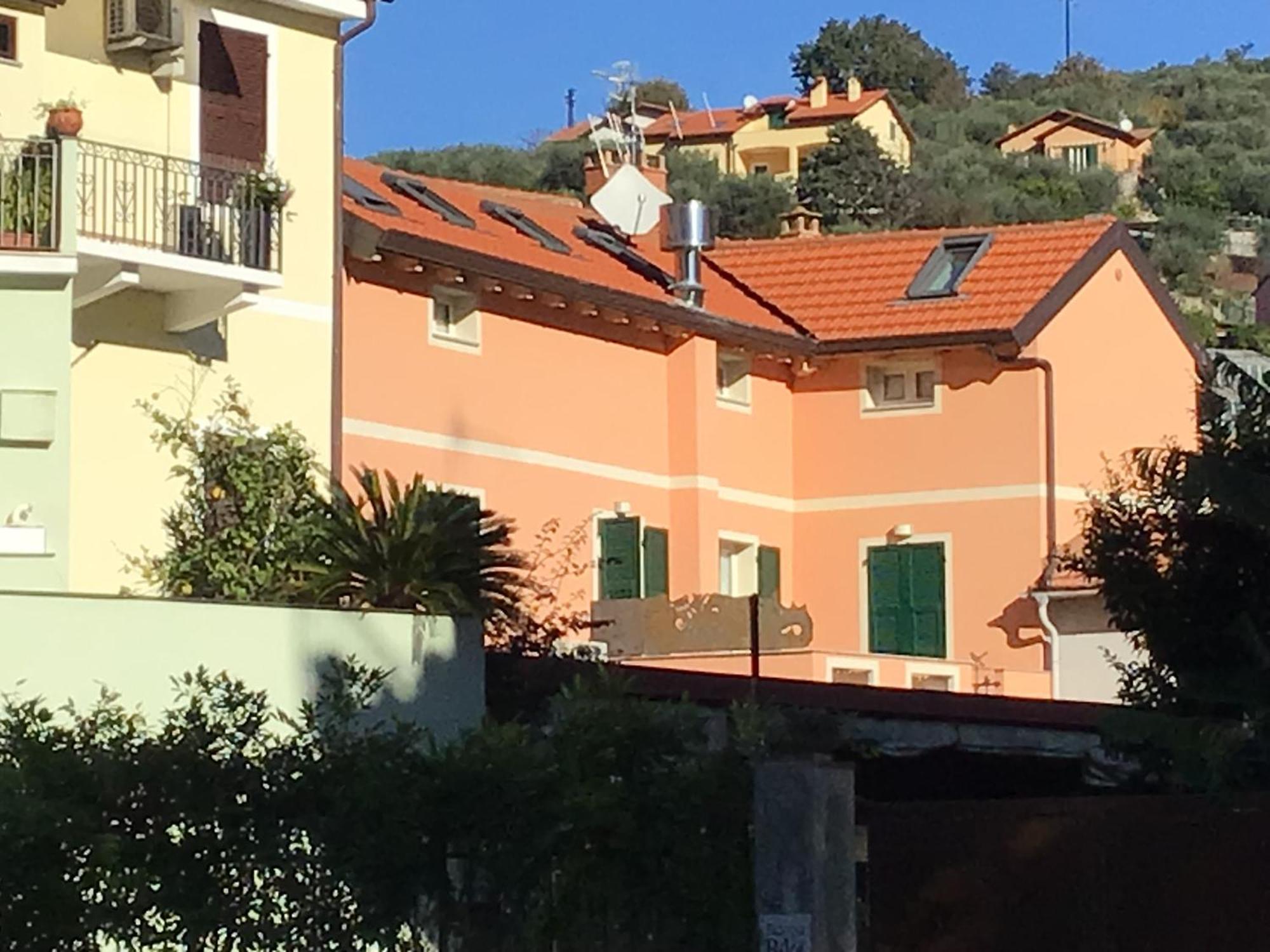 Casa Luigia Rooms Mtb In Finalborgo Bike Room Tour Ebike Trekking Finale Ligure Eksteriør billede