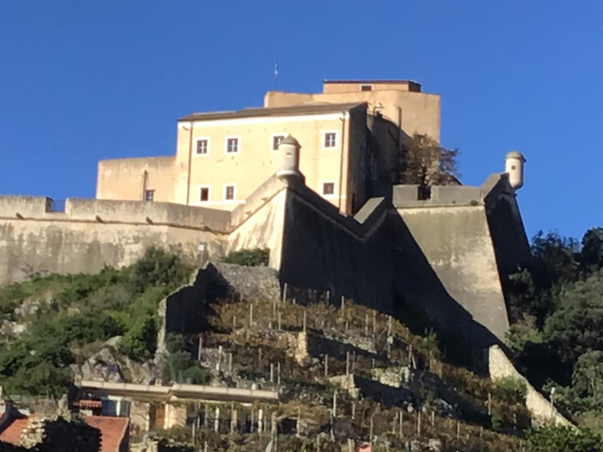 Casa Luigia Rooms Mtb In Finalborgo Bike Room Tour Ebike Trekking Finale Ligure Eksteriør billede