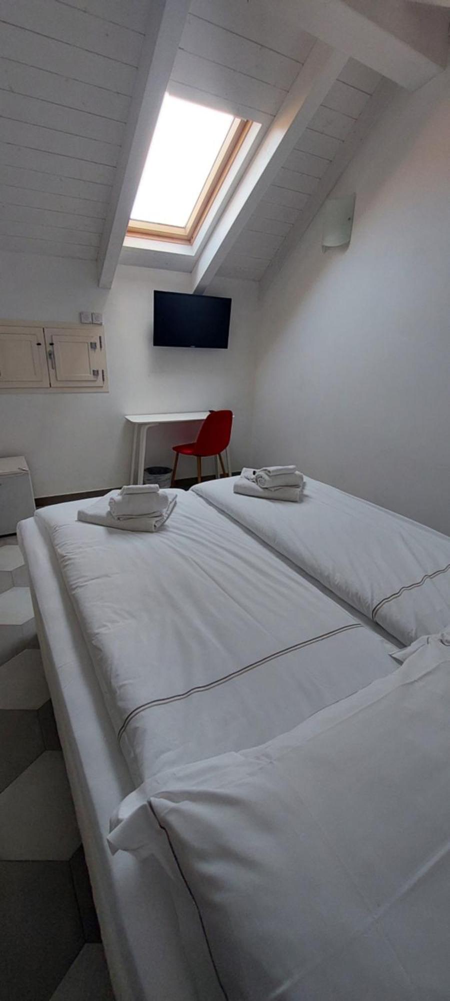 Casa Luigia Rooms Mtb In Finalborgo Bike Room Tour Ebike Trekking Finale Ligure Eksteriør billede
