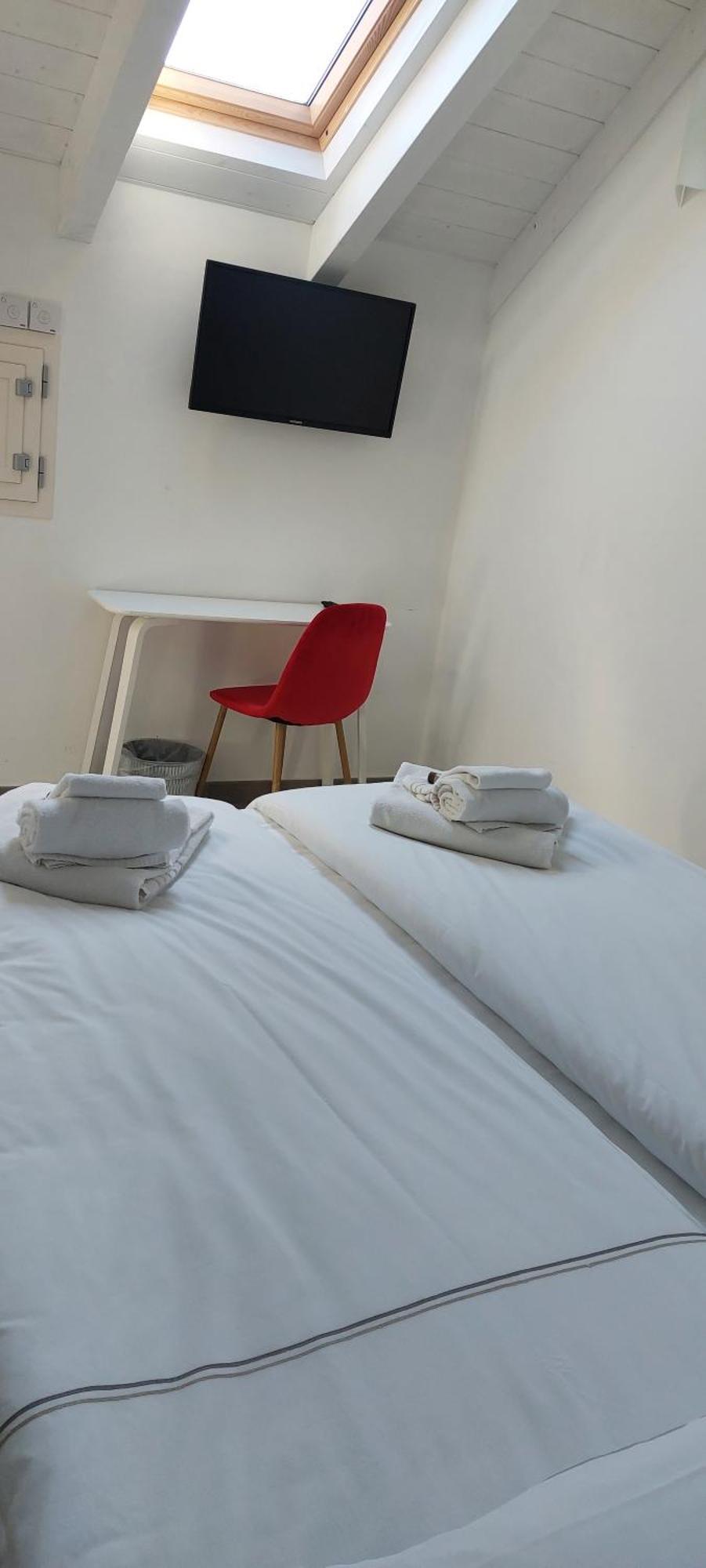 Casa Luigia Rooms Mtb In Finalborgo Bike Room Tour Ebike Trekking Finale Ligure Eksteriør billede